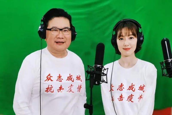 曹可凡和王冠什么关系 主持人搭档:曹可凡王冠结婚二胎?