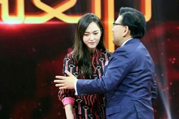 曹可凡和王冠什么关系 主持人搭档:曹可凡王冠结婚二胎?