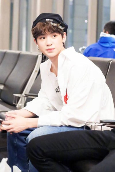 黄明昊的女朋友叫什么名字 关于黄明昊喜欢的女生类型