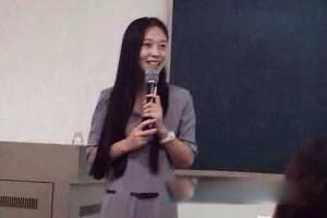 大学老师工资一般多少钱一个月 好一点的有奖励还能做兼职