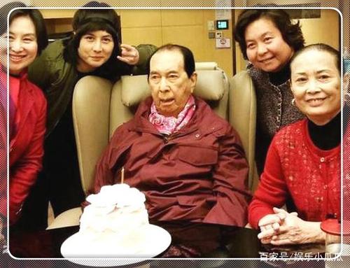 赌王的17个子女介绍 四房太太生下了17个子女都很成功