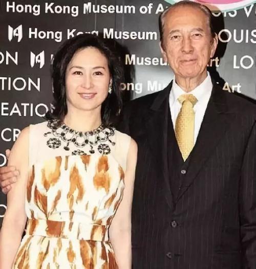 何超琼的男人是谁啊 出柜对象?何超琼的现任老公俞铮?