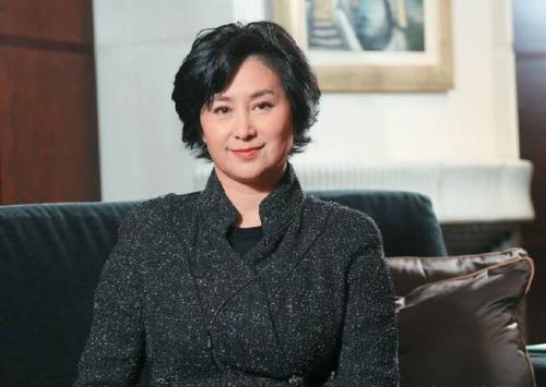 何超琼的男人是谁啊 出柜对象?何超琼的现任老公俞铮?