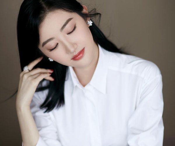 景甜为什么捧不红 金主爸爸:景甜和万达是什么关系呢