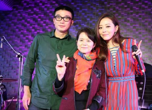 张靓颖现任丈夫结婚了吗 和冯珂什么时候离的婚