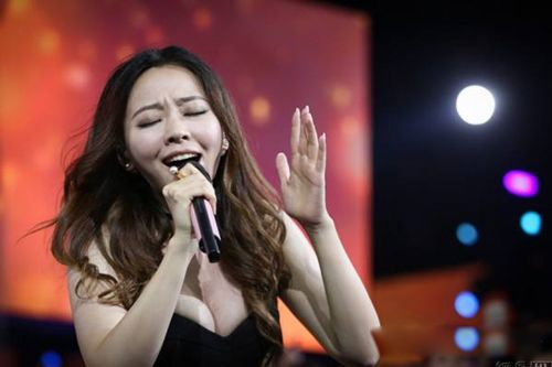 张靓颖现任丈夫结婚了吗 和冯珂什么时候离的婚