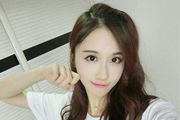 轩子巨二兔的视频不打样 虎牙女花旦4分钟大尺度凸现身材