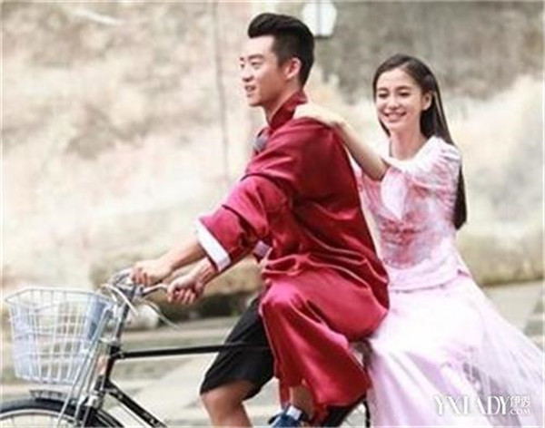 杨颖实力挺郑恺,到底发生了什么 强吻胸部?baby和郑恺有私下交往吗