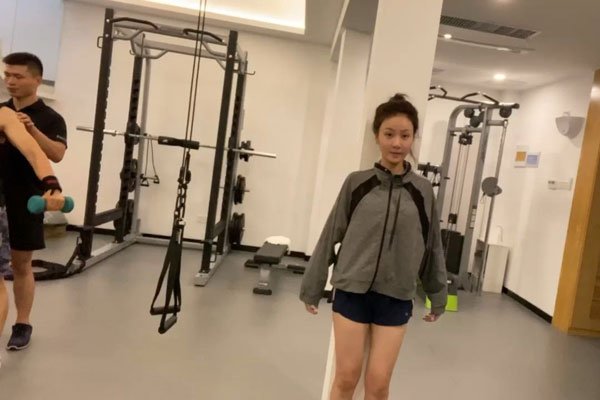 ���������СԽŮ���Ϲ�����λ �����׿ڳ����Ѿ����