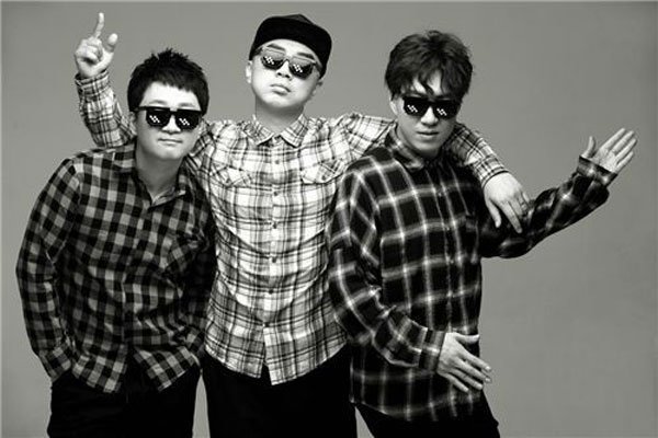张晋佑被解救后的照片 欠巨款:阿里郎成员张晋佑被割舌头真的吗