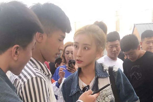 大连冰冰和仙洋事件视频怎么回事 邀请进里就急不可耐