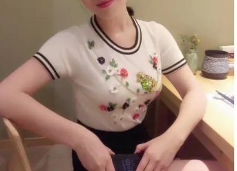 怎么撩40岁左右的女人 泡四十岁女人聊天技巧