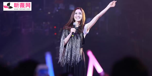 ktv年会女生唱的歌有哪些 适合女生唱的歌曲容易唱的好听的歌