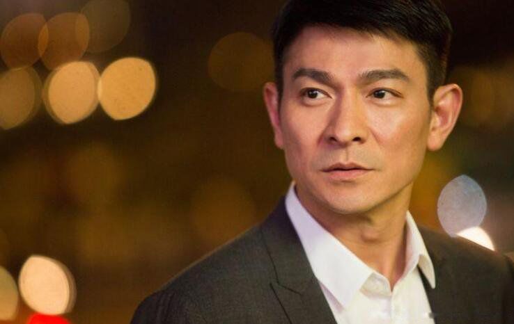 刘德华身体状况近期怎么样 演唱会只唱三首歌就身体抱恙了