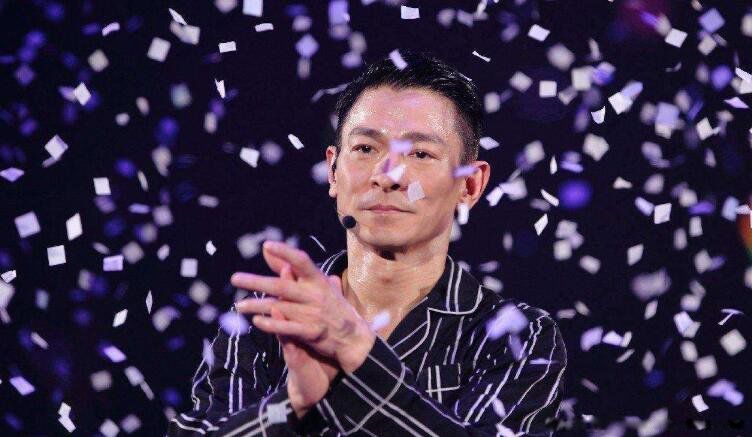 刘德华身体状况近期怎么样 演唱会只唱三首歌就身体抱恙了
