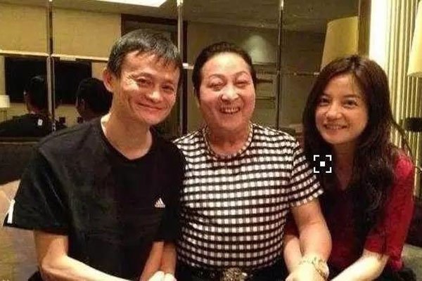 ���ֿ������Ů��Ա���� ����Ŀ����ʦ����������Ϊ12��Ů�ǿ���