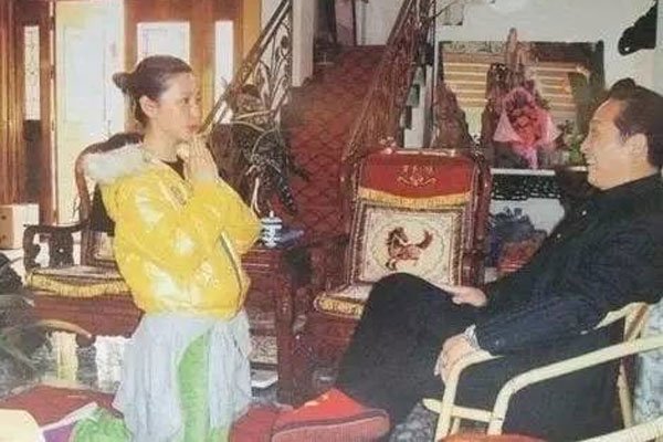 王林开光过的女演员名单 真面目:大师王林在卧室为12名女星开光