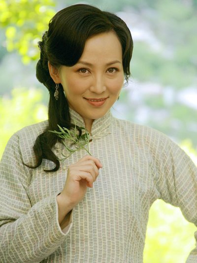 岳丽娜个人资料简介图片 身材太好:胸大成话题焦点