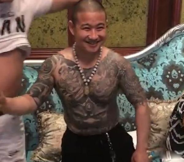 刘海龙被反杀事件始末 天安社四哥:昆山宝马男被反杀全过程