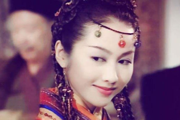 黎姿个人资料简历 翻旧账:逼迫拍三级作品