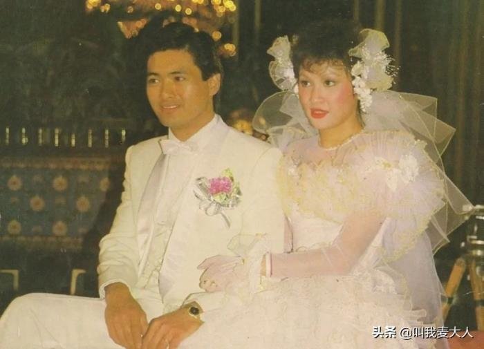 周润发老婆陈荟莲的真实身份个人资料 陈荟莲和周润发情史怎么认识的