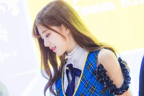 模特沈梦瑶最想删除的图片 治愈系女孩长相明媚