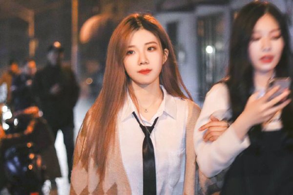 模特沈梦瑶最想删除的图片 治愈系女孩长相明媚