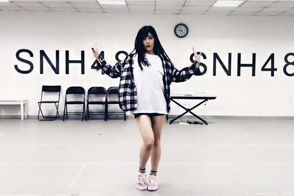模特沈梦瑶最想删除的图片 治愈系女孩长相明媚