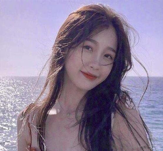 华策影视公司旗下艺人 其中最火最有名的是胡一天