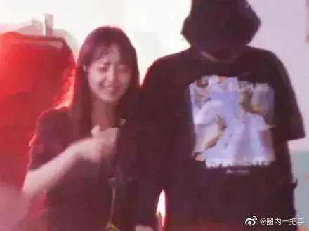 秦牛正威和吴亦凡是什么关系 绯闻恋人关系被女方否认