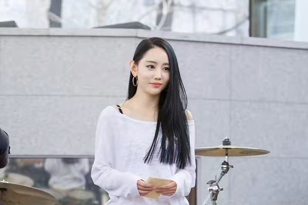 架子鼓女神雅妍5万是什么意思 私下交易?雅妍5万真的可以吗