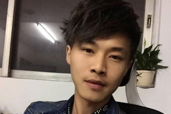 许华升公司多少身价有多少个亿 草根网红800万左右
