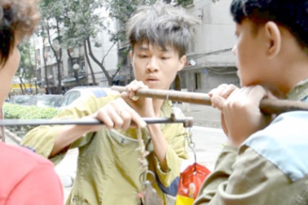 许华升公司多少身价有多少个亿 草根网红800万左右