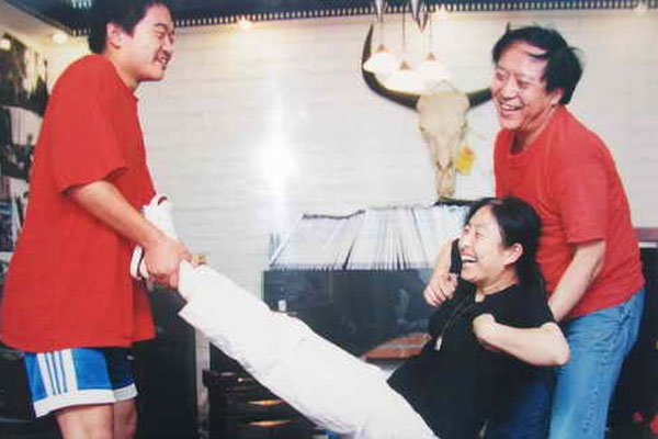 牛群当县长为何当不下去啦 退出演艺圈当官儿结局惨痛
