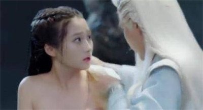 关晓彤裙底走光照 国民闺女的走光很受网友关注