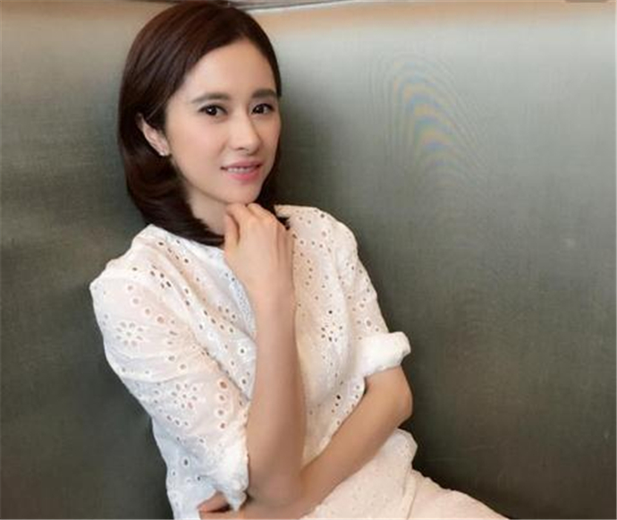 何美钿结婚了吗?老公是谁 女神级人物退出娱乐圈生儿育女