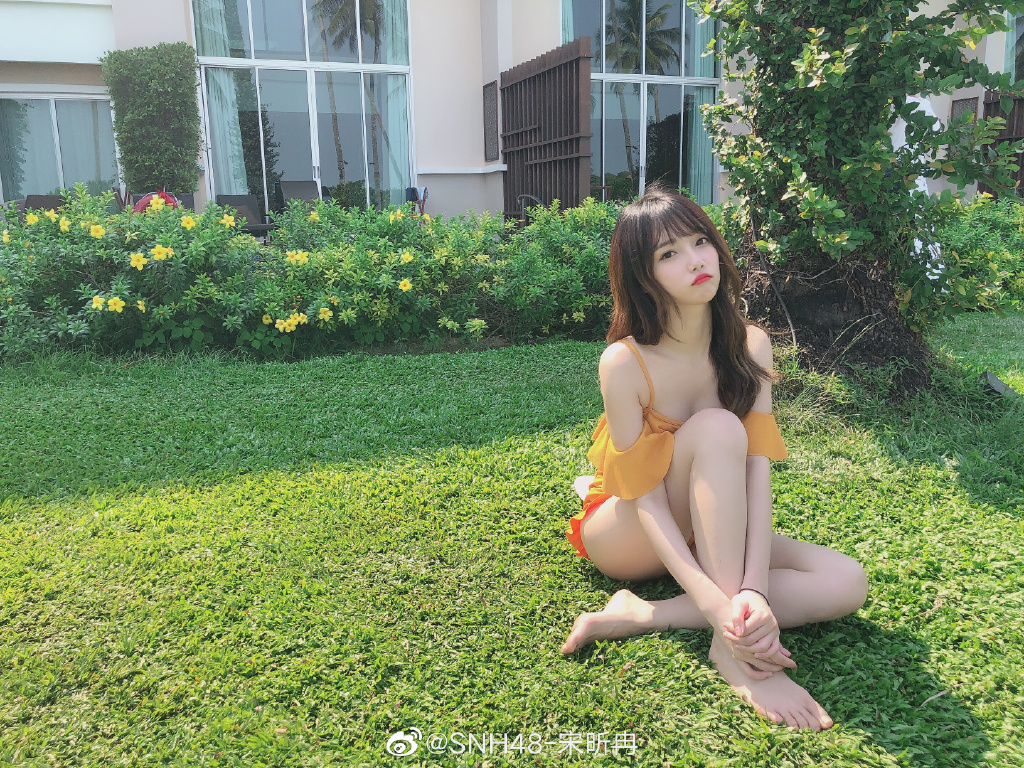 宋昕冉为什么下海 身材腰细腿长美的货真价实