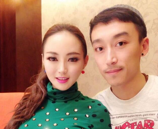 潘春春胸部为什么这样大 各种内衣秀真的很有料