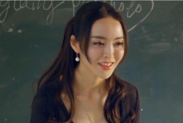 潘春春胸部为什么这样大 各种内衣秀真的很有料