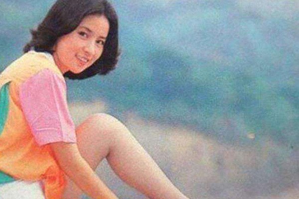 林凤娇和成龙现状 成龙私生女小龙女对她的影响