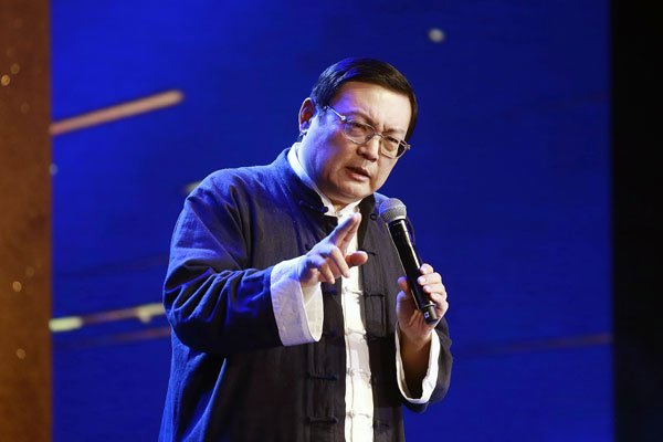 梁宏达所有节目被停播真正原因是什么 诋毁英雄:梁宏达事件是怎么回事