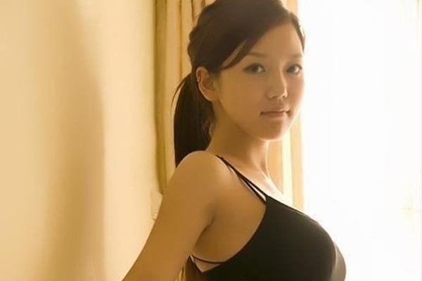 国模私拍被摄影师潜视频事件 众筹摄影师拍摄现场模特尺度很大