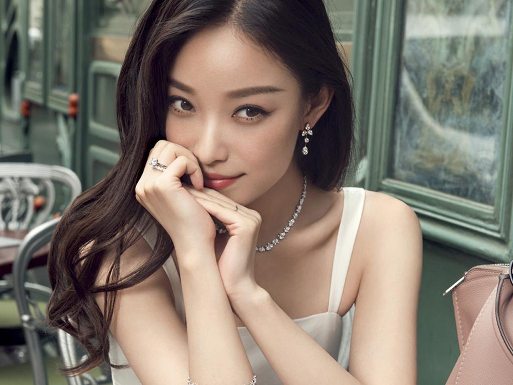 明星托乳门是谁 倪妮19张托奶门黑料怎么回事