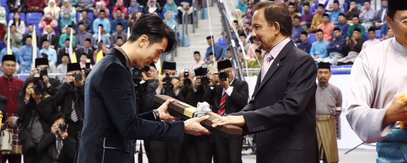 吴尊为什么叫文莱王子 和皇室关系很亲近:吴尊的家世和实力怎么样