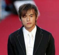 周杰伦头发是真的吗 头发稀疏?周杰伦戴的是头套吗