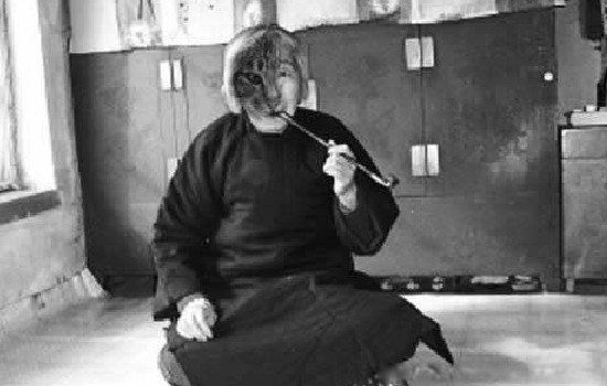 猫脸老太太是真实存在的吗 诈尸吓的晚上都不敢出门