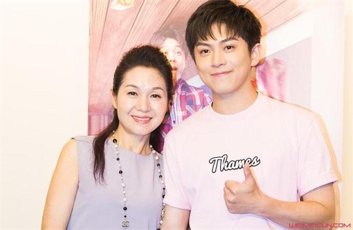 武艺的爸爸妈妈怎么了 离婚了:武艺妈妈是干什么有钱吗
