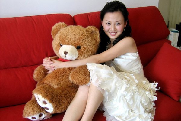 女助理石靖的个人资料 姜岩门事件:以爱的名义拍的果照