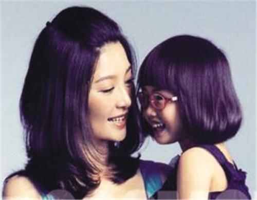 徐帆老公叫什么?有几段婚史 冯小刚徐帆领养的朵朵是谁的