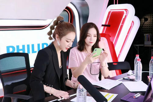 薇娅直播间和四哥是什么关系 同父异母:长得很像是双胞胎吗